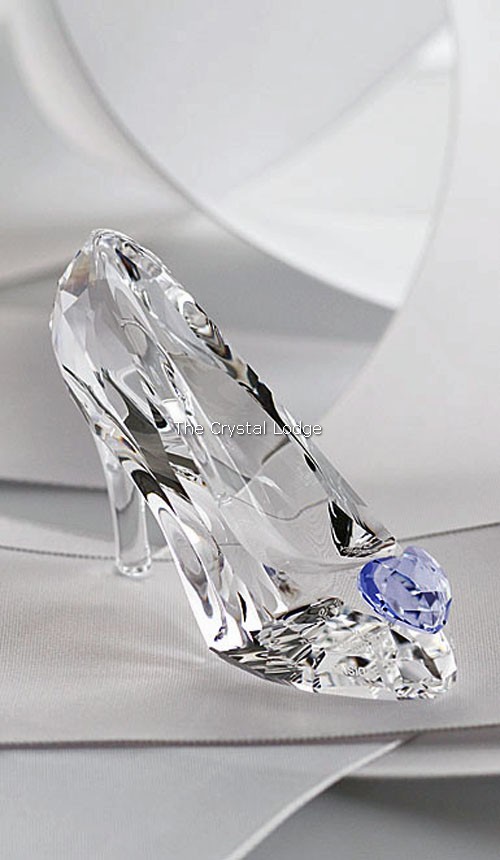 Spectrum Collections Cinderella Glass Heel Slipper Brush Storage - Tools &  accessories