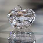 Swarovski_Disney_Snow_White_title_plaque_apple_1016525 | The Crystal Lodge