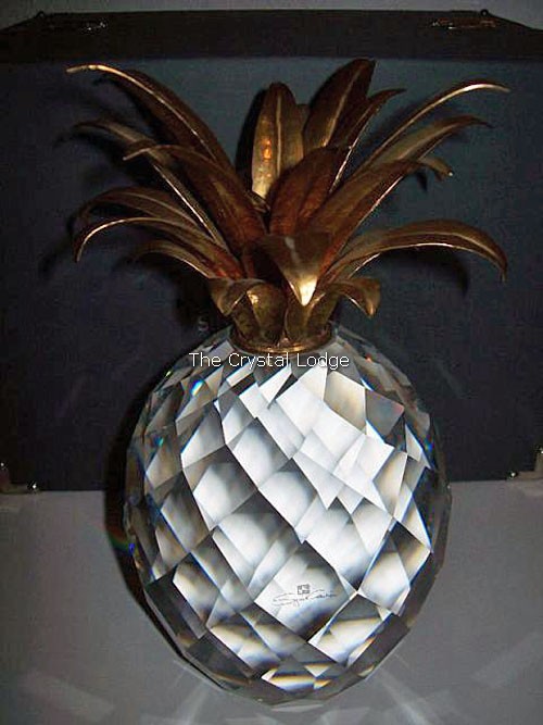 Swarovski_pineapple_gold_giant_010116 | The Crystal Lodge
