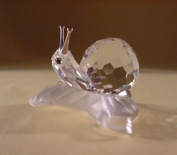 Swarovski_snail_on_a_vine_leaf_196501 | The Crystal Lodge