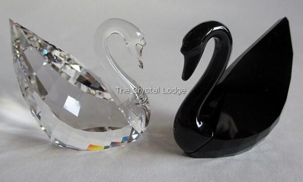 Swarovski_swans_clear_and_jet_5075864 | The Crystal Lodge