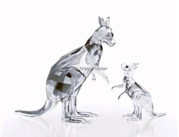 Swarovski_Kangaroo_mother_and_baby_2019_5428563 | The Crystal Lodge