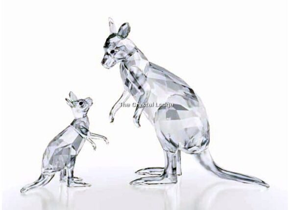 Swarovski_Kangaroo_mother_and_baby_2019_5428563 | The Crystal Lodge