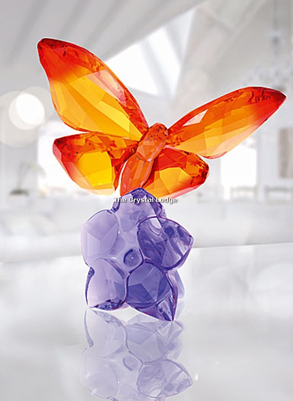 Swarovski_butterfly_on_flower_5374943 | The Crystal Lodge